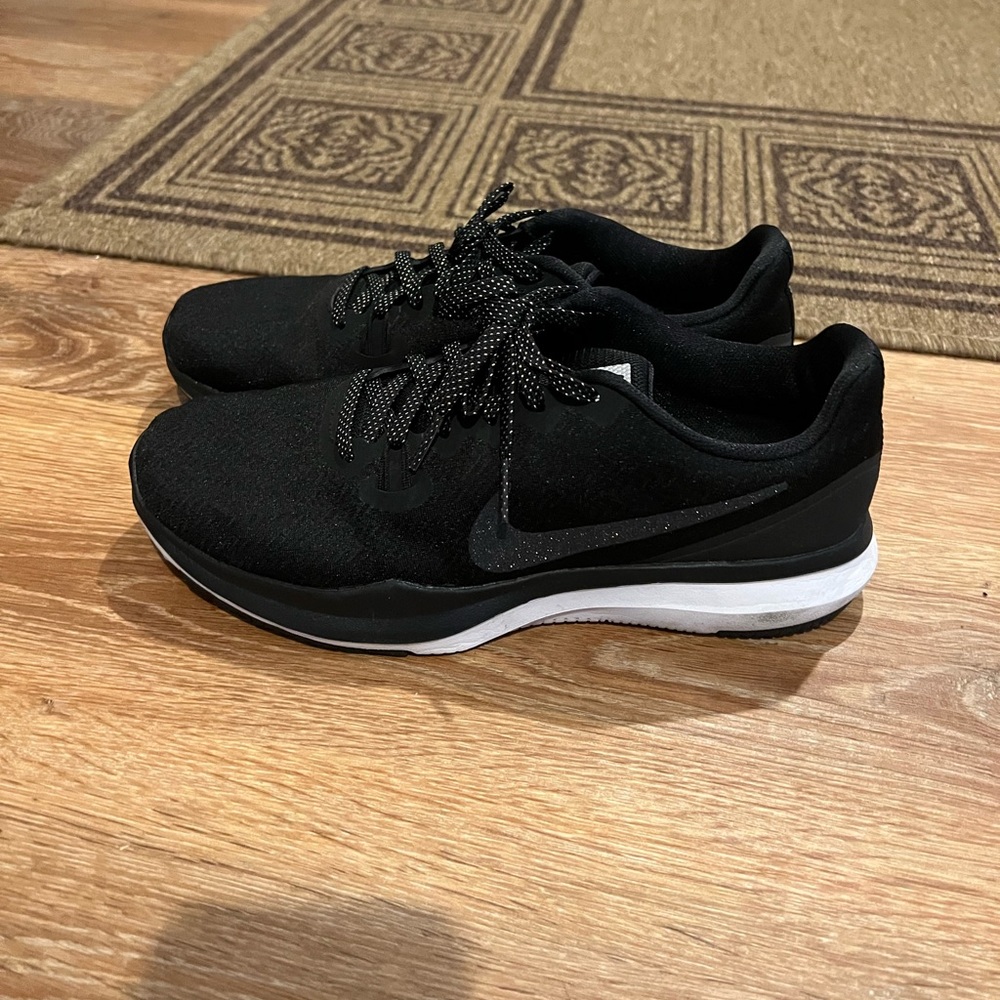 GUC Nike sneakers